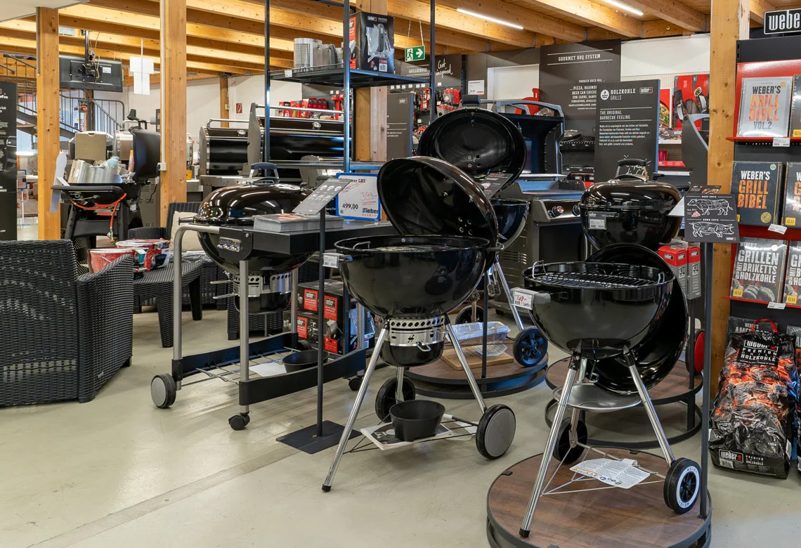 Kugelgrills in der Grillabteilung