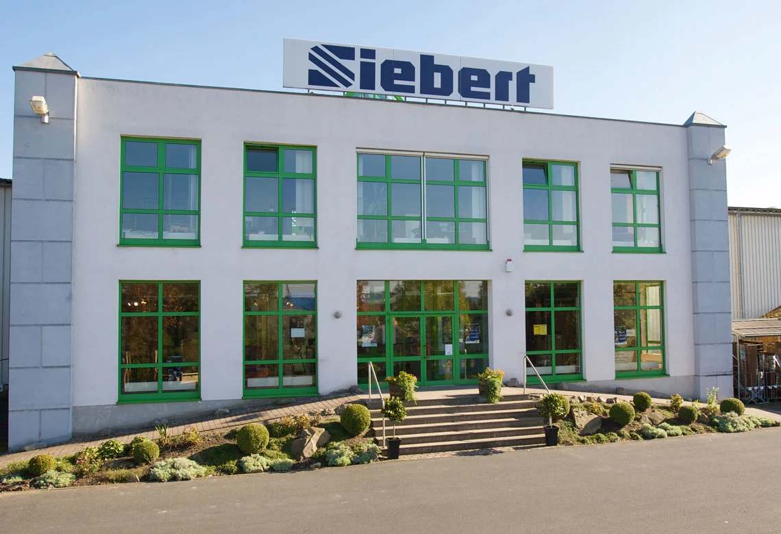 Neue Verkaufsräume des Siebert Holzmarkts in der Industriestraße, 1995