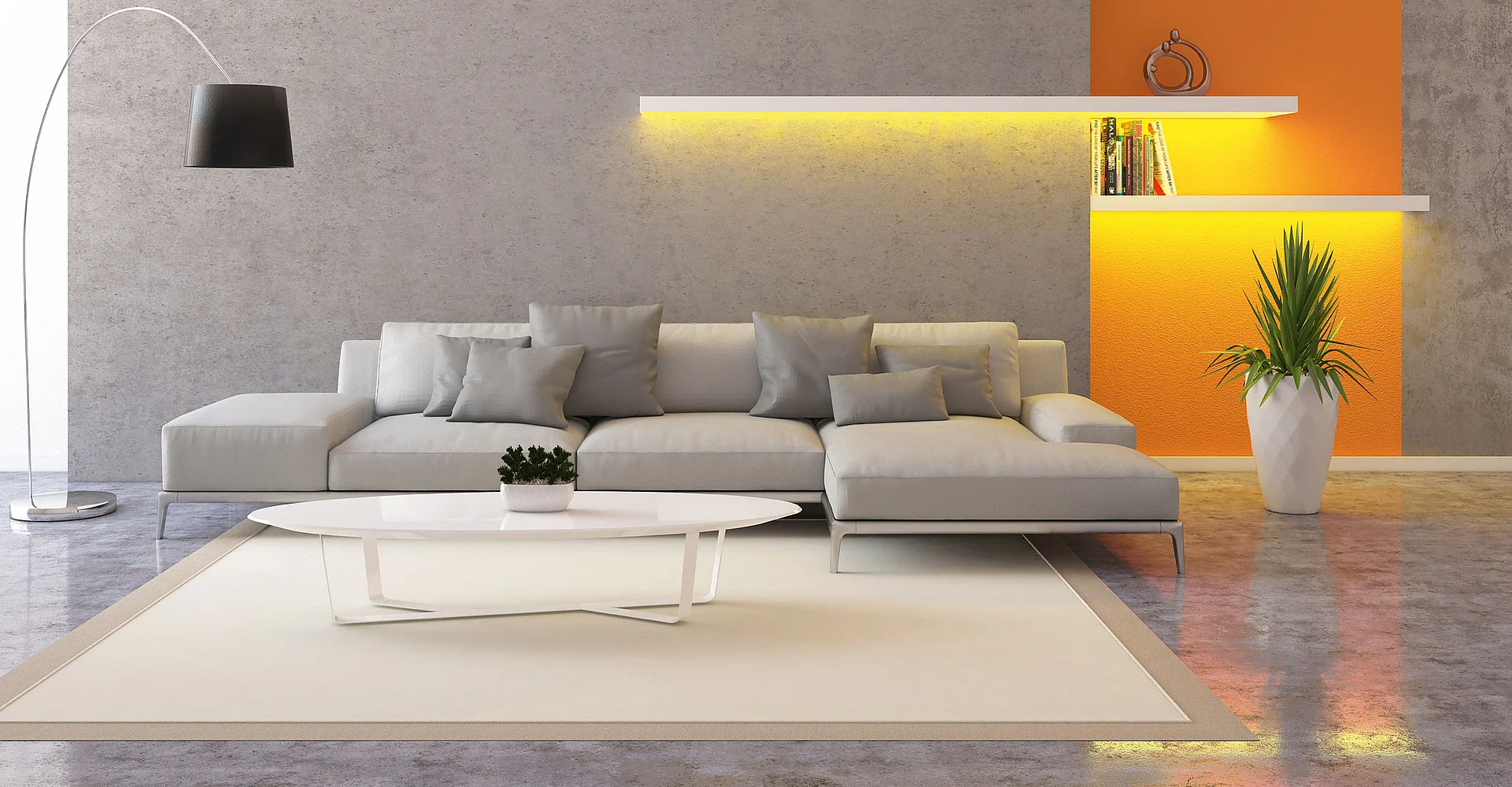 Helles Wohnzimmer mit Sofa und Holzboden